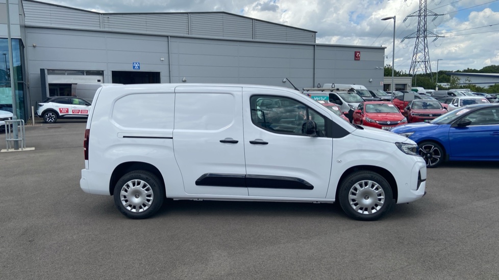 Vauxhall Combo Cargo Combo Xl Diesel 1.5 Turbo D 100ps Pro H1 Van - Image 11