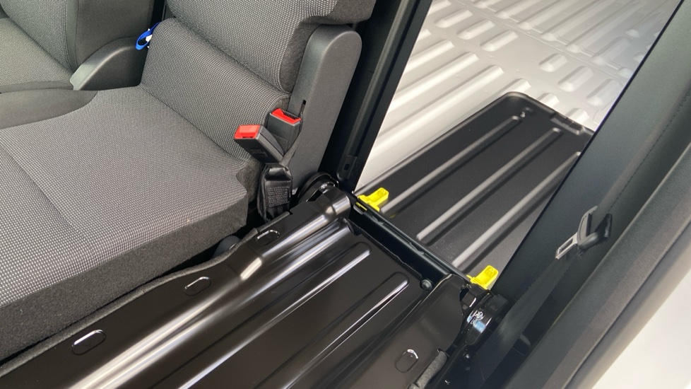 Vauxhall Combo Cargo Combo Xl Diesel 1.5 Turbo D 100ps Pro H1 Van - Image 34