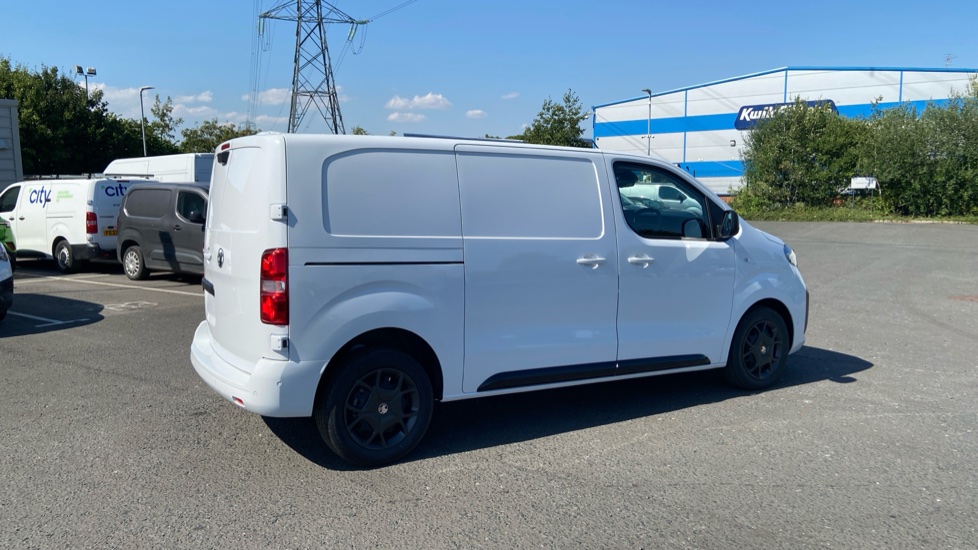 Vauxhall Vivaro L1 Diesel 1.5 Turbo D 120 Pro H1 Van - Image 16