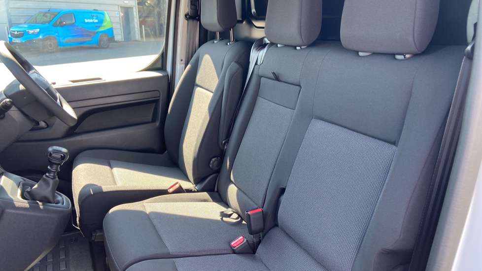 Vauxhall Vivaro L1 Diesel 1.5 Turbo D 120 Pro H1 Van - Image 3