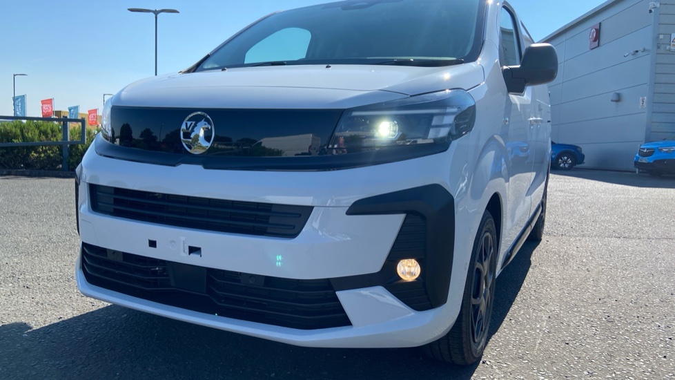 Vauxhall Vivaro L1 Diesel 1.5 Turbo D 120 Pro H1 Van - Image 29