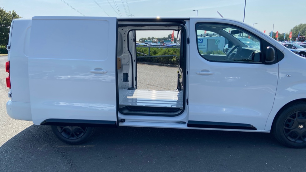 Vauxhall Vivaro L2 Diesel 1.5 Turbo D 120 Pro H1 Van - Image 7