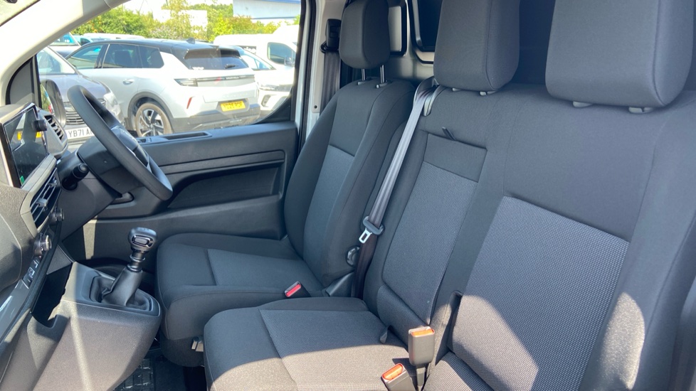 Vauxhall Vivaro L2 Diesel 1.5 Turbo D 120 Pro H1 Van - Image 3