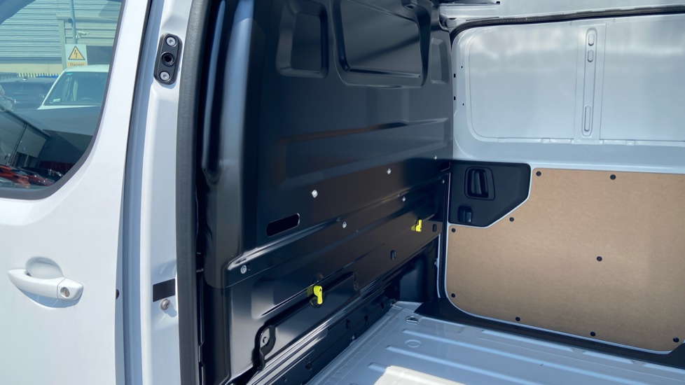 Vauxhall Vivaro L2 Diesel 1.5 Turbo D 120 Pro H1 Van - Image 19