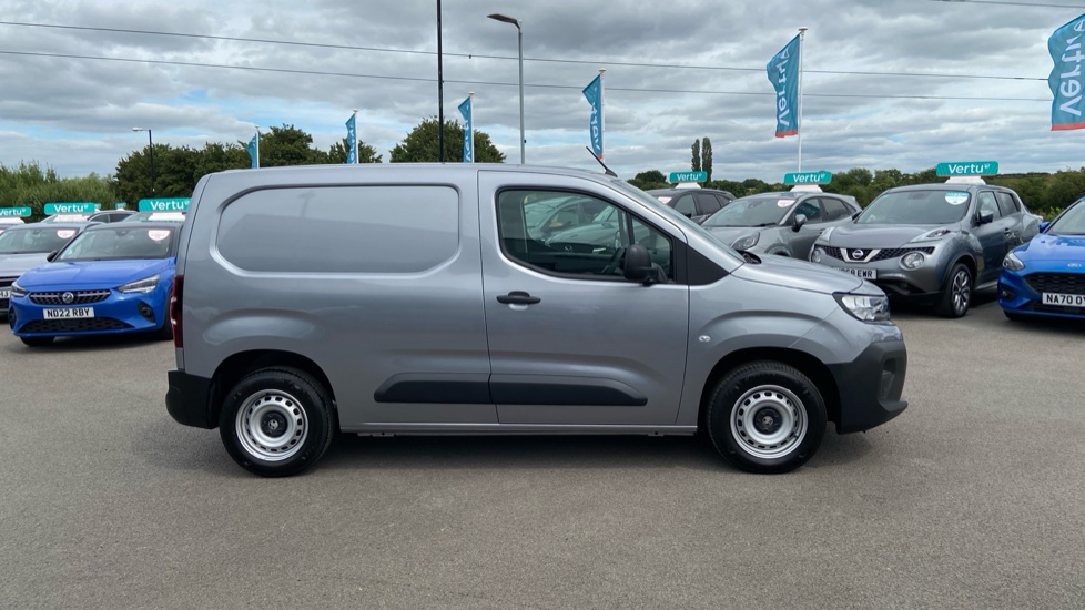 Vauxhall Combo Cargo Combo Diesel 1.5 Turbo D 100 Prime+ H1 Van [Reduced Payload] - Image 9