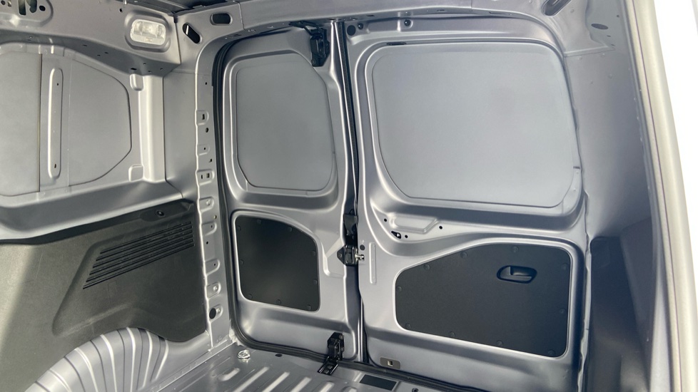 Vauxhall Combo Cargo Combo Diesel 1.5 Turbo D 100 Prime+ H1 Van [Reduced Payload] - Image 14