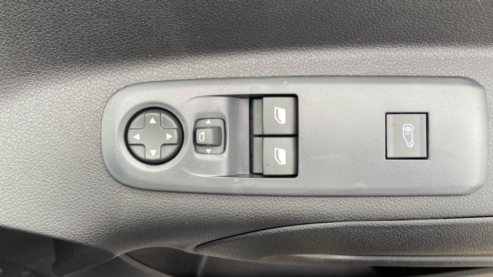 Vauxhall Combo Cargo Combo Diesel 1.5 Turbo D 100 Prime+ H1 Van [Reduced Payload] - Image 35