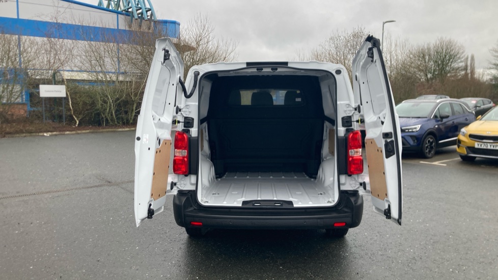 Vauxhall Vivaro L2 Diesel 2.0 Turbo D 145 Prime H1 Double Cab - Image 3