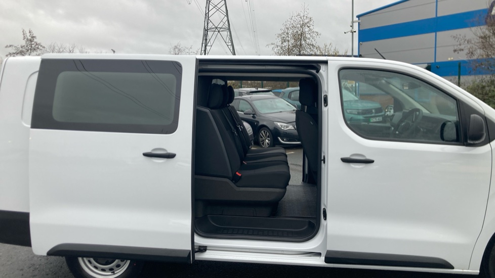 Vauxhall Vivaro L2 Diesel 2.0 Turbo D 145 Prime H1 Double Cab - Image 5