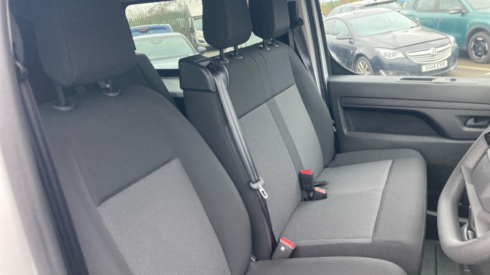 Vauxhall Vivaro L2 Diesel 2.0 Turbo D 145 Prime H1 Double Cab - Image 6