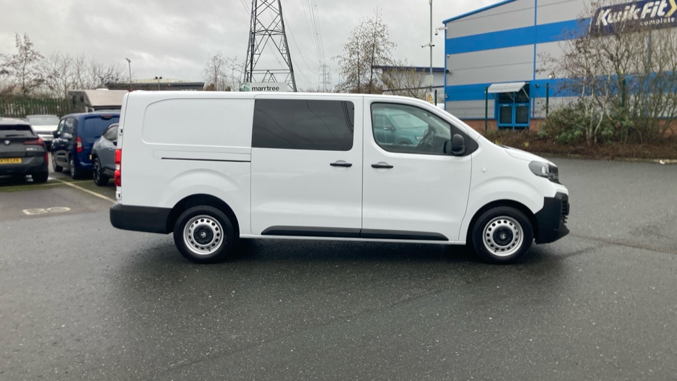 Vauxhall Vivaro L2 Diesel 2.0 Turbo D 145 Prime H1 Double Cab - Image 9