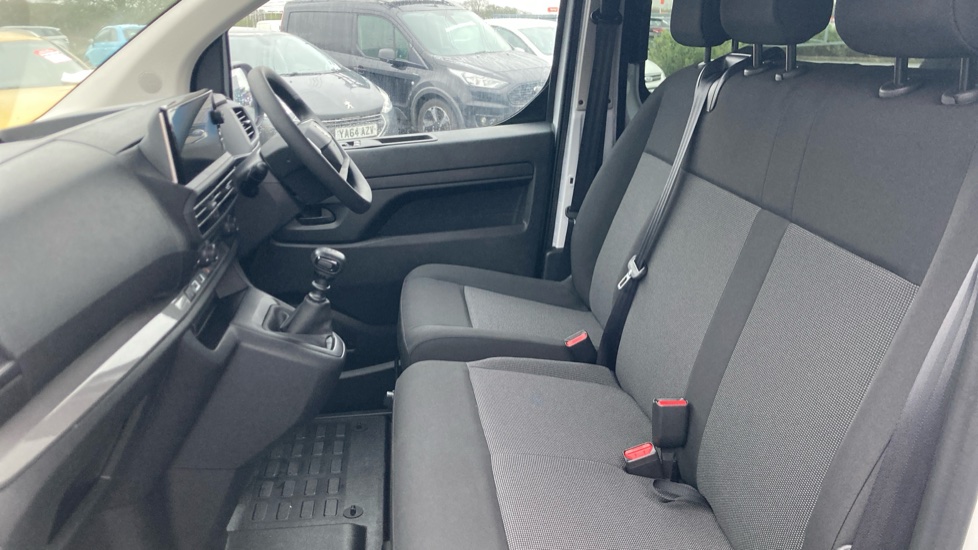 Vauxhall Vivaro L2 Diesel 2.0 Turbo D 145 Prime H1 Double Cab - Image 13