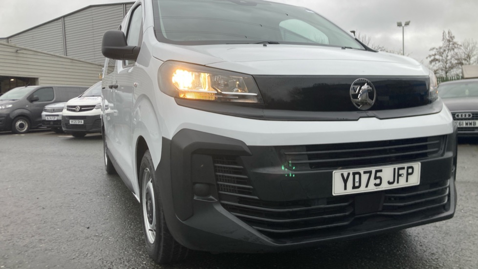 Vauxhall Vivaro L2 Diesel 2.0 Turbo D 145 Prime H1 Double Cab - Image 23