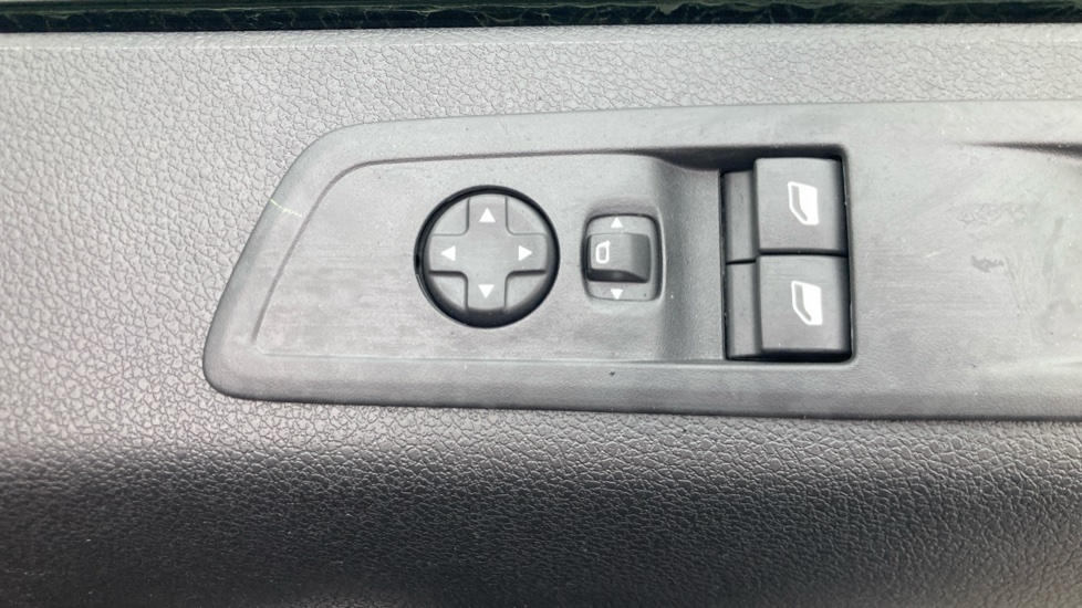 Vauxhall Vivaro L2 Diesel 2.0 Turbo D 145 Prime H1 Double Cab - Image 35