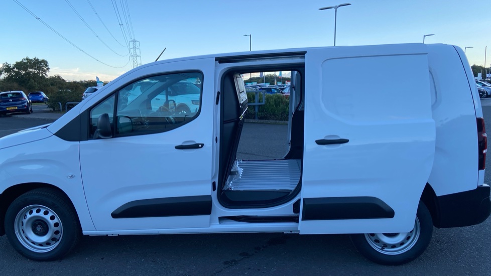 Vauxhall Combo Cargo Combo Xl Diesel 1.5 Turbo D 100ps Prime Plus H1 Van - Image 5