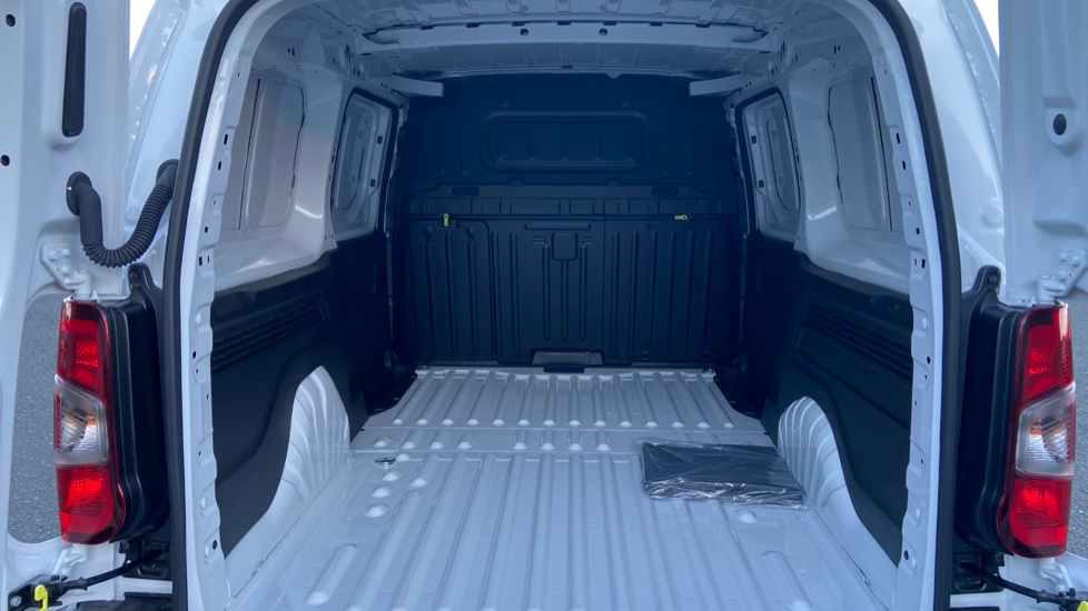 Vauxhall Combo Cargo Combo Xl Diesel 1.5 Turbo D 100ps Prime Plus H1 Van - Image 12