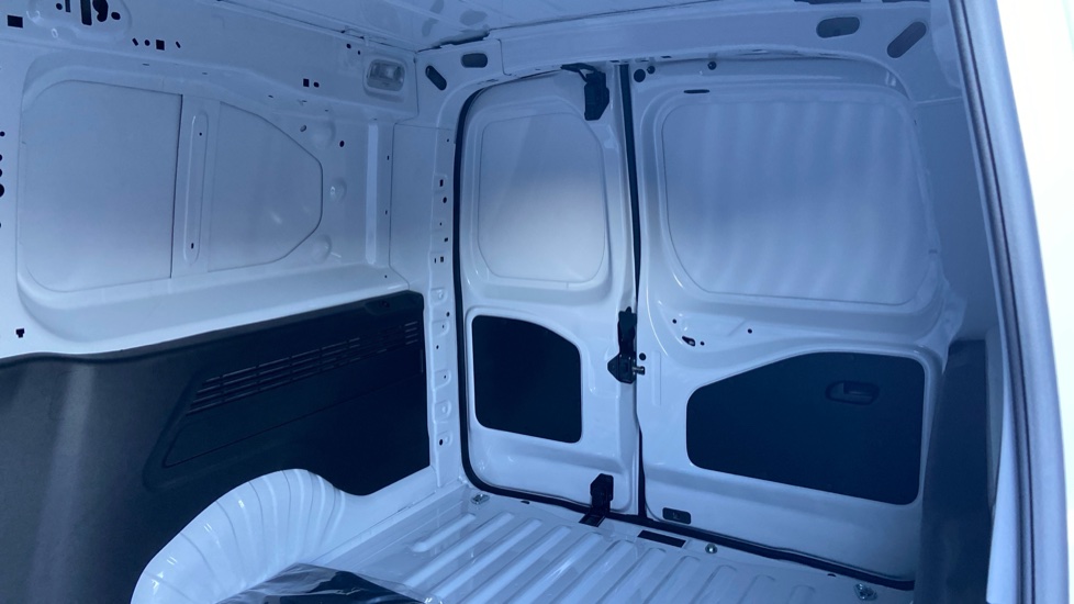 Vauxhall Combo Cargo Combo Xl Diesel 1.5 Turbo D 100ps Prime Plus H1 Van - Image 14