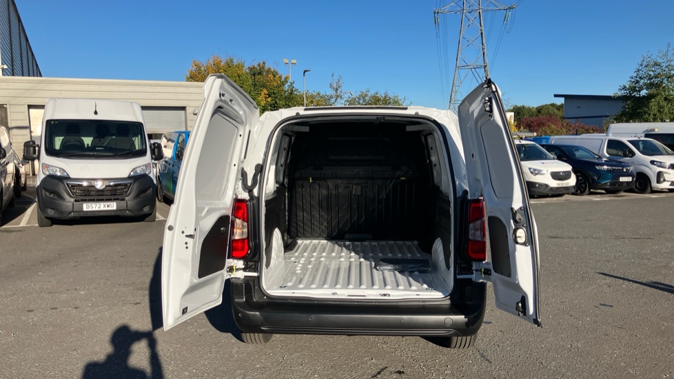 Vauxhall Combo Cargo Combo Xl Diesel 1.5 Turbo D 100ps Prime Plus H1 Van - Image 3