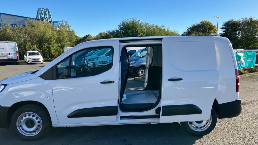 Vauxhall Combo Cargo Combo Xl Diesel 1.5 Turbo D 100ps Prime Plus H1 Van - Image 5
