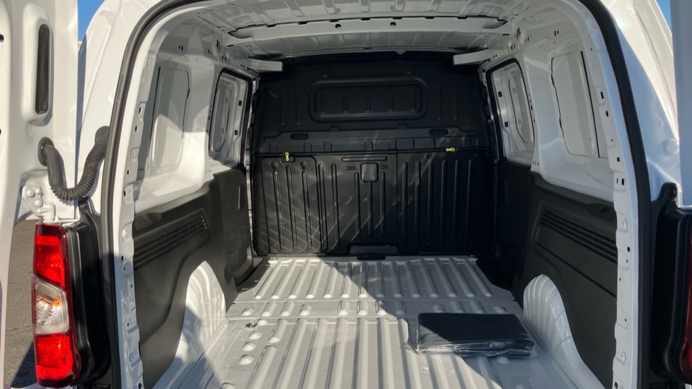 Vauxhall Combo Cargo Combo Xl Diesel 1.5 Turbo D 100ps Prime Plus H1 Van - Image 12
