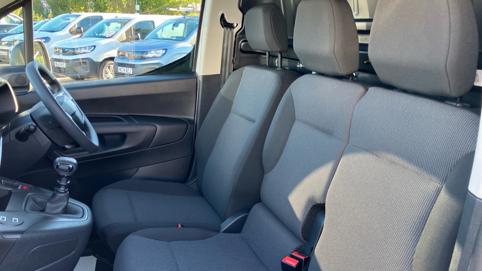 Vauxhall Combo Cargo Combo Xl Diesel 1.5 Turbo D 100ps Prime Plus H1 Van - Image 13