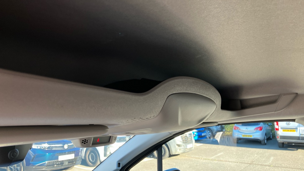Vauxhall Combo Cargo Combo Xl Diesel 1.5 Turbo D 100ps Prime Plus H1 Van - Image 32