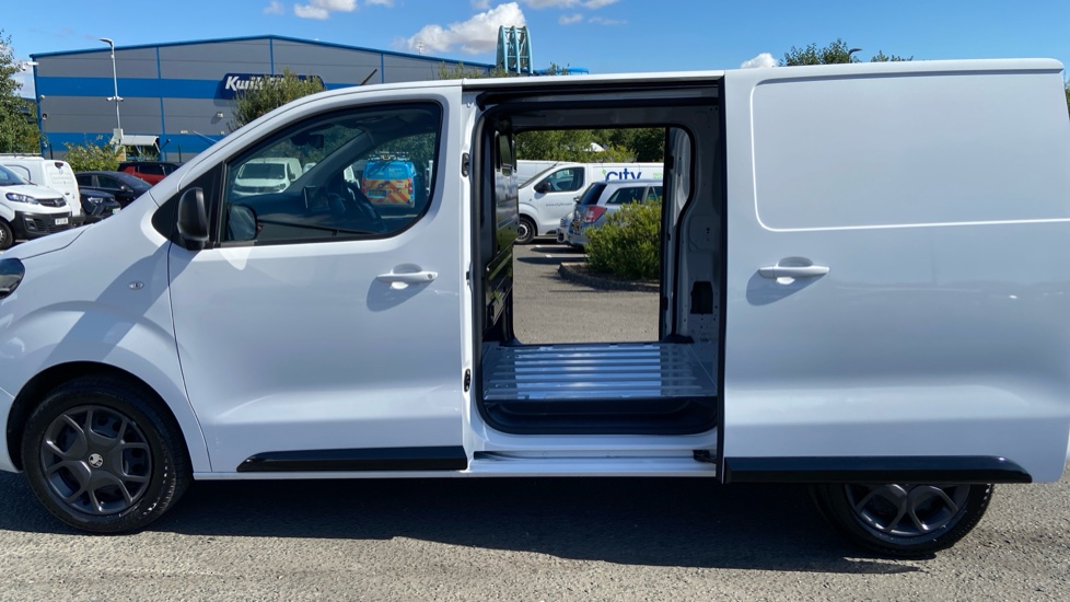 Vauxhall Vivaro L1 Diesel 2.0 Turbo D 145 Pro H1 Van - Image 7