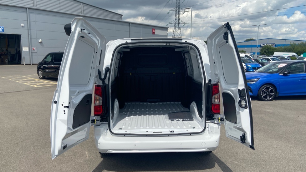 Vauxhall Combo Cargo Combo Xl Diesel 1.5 Turbo D 100ps Pro H1 Van - Image 3