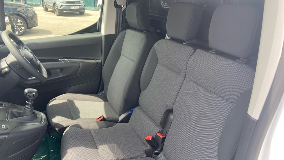 Vauxhall Combo Cargo Combo Xl Diesel 1.5 Turbo D 100ps Pro H1 Van - Image 13
