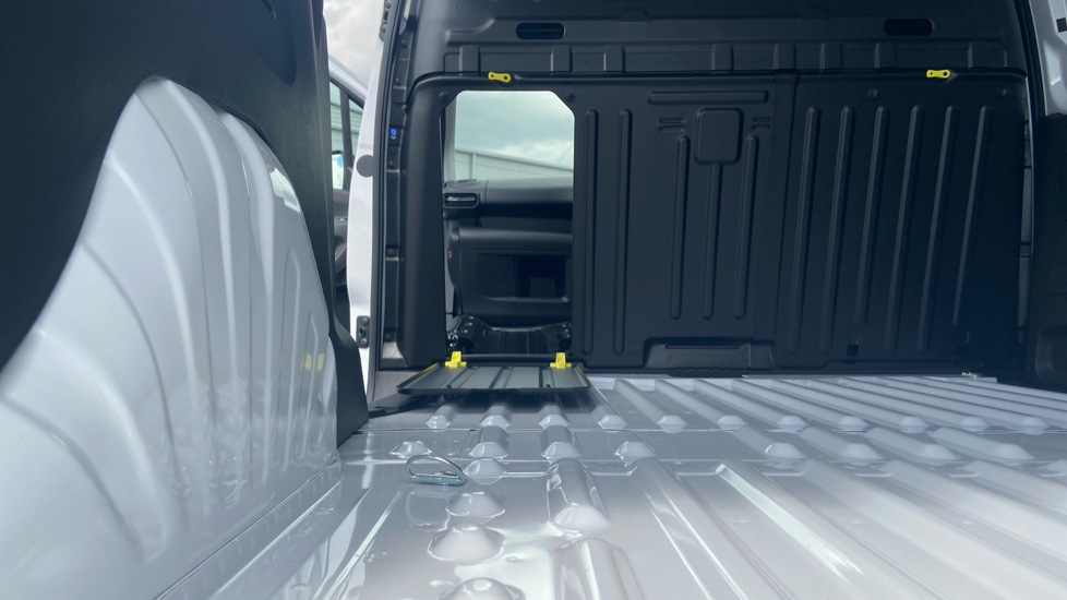 Vauxhall Combo Cargo Combo Xl Diesel 1.5 Turbo D 100ps Pro H1 Van - Image 32