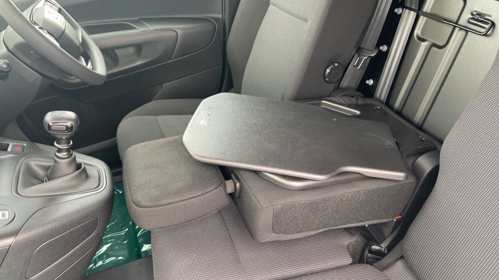 Vauxhall Combo Cargo Combo Xl Diesel 1.5 Turbo D 100ps Pro H1 Van - Image 36