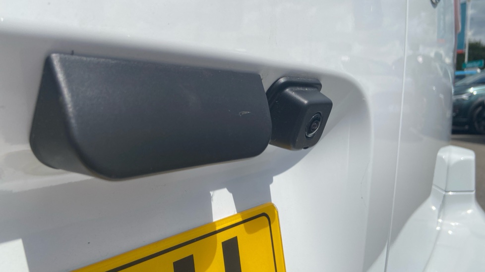 Vauxhall Combo Cargo Combo Xl Diesel 1.5 Turbo D 100ps Pro H1 Van - Image 29