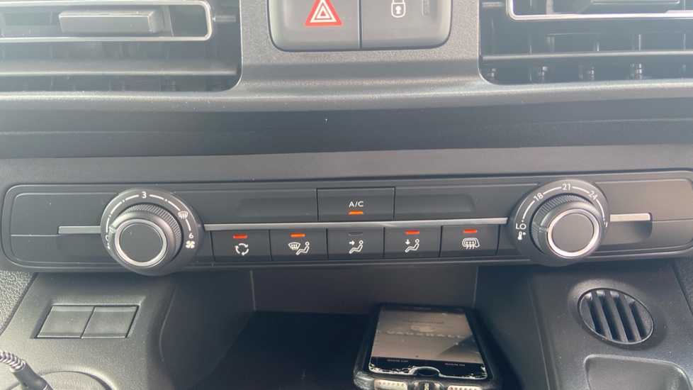 Vauxhall Combo Cargo Combo Xl Diesel 1.5 Turbo D 100ps Pro H1 Van - Image 53
