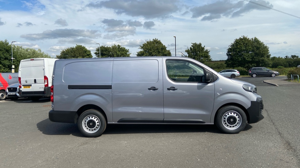Vauxhall Vivaro L2 Diesel 2.2 Turbo D 150 Prime H1 Van - Image 11