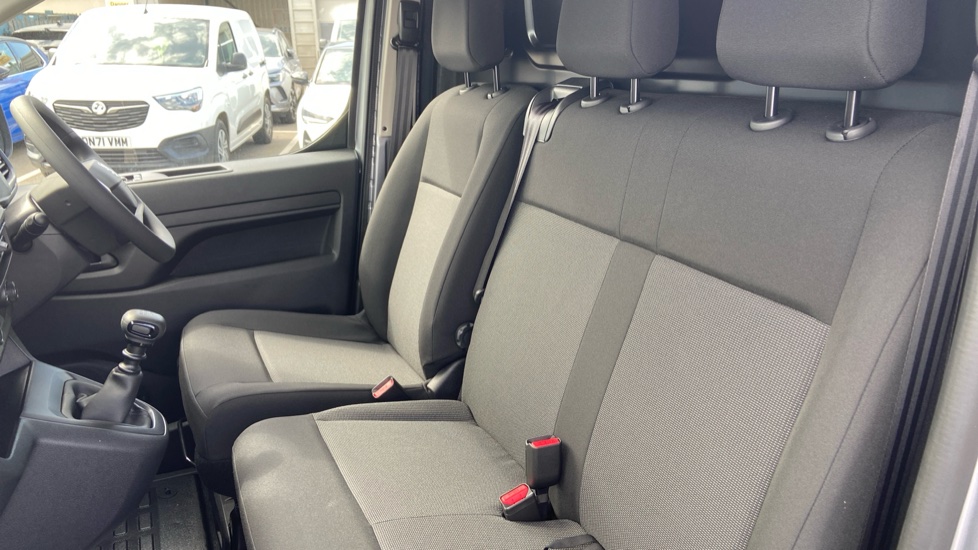 Vauxhall Vivaro L2 Diesel 2.2 Turbo D 150 Prime H1 Van - Image 3