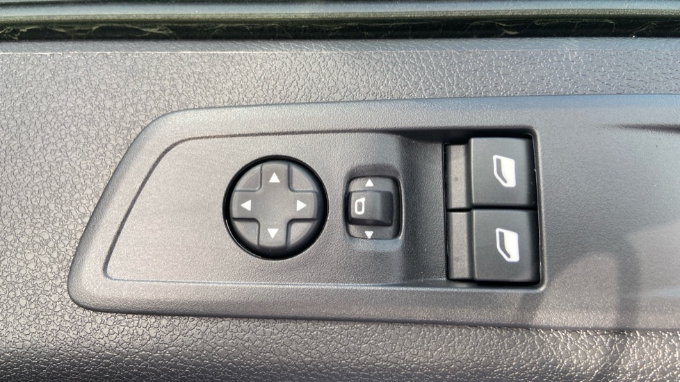 Vauxhall Vivaro L2 Diesel 2.2 Turbo D 150 Prime H1 Van - Image 32