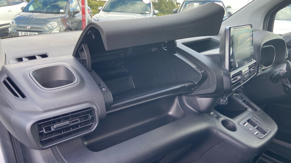 Citroen Berlingo Xl Diesel 1.5 BlueHDi 950Kg Enterprise Ed 130ps EAT8 [S/S] - Image 27