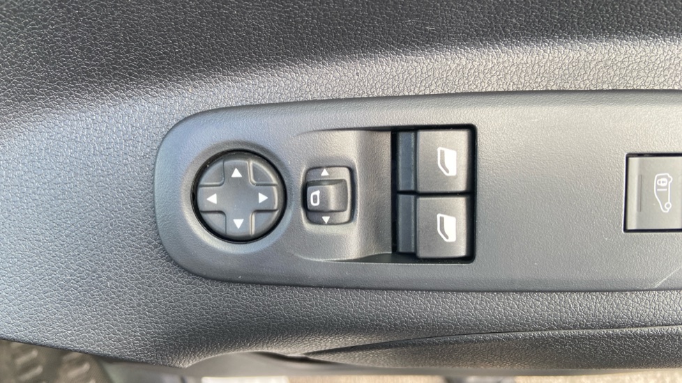 Citroen Berlingo Xl Diesel 1.5 BlueHDi 950Kg Enterprise Ed 130ps EAT8 [S/S] - Image 30