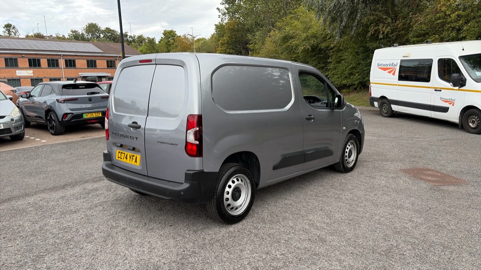 Peugeot Partner Standard Diesel 1.5 BlueHDi 100 Professional Van - Image 10