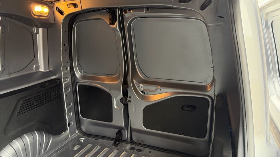 Peugeot Partner Standard Diesel 1.5 BlueHDi 100 Professional Van - Image 14
