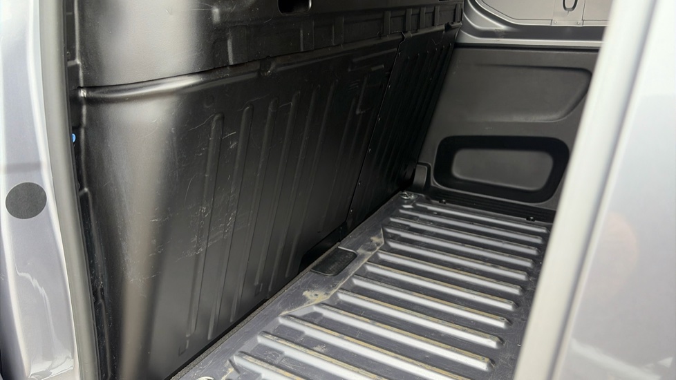 Peugeot Partner Standard Diesel 1.5 BlueHDi 100 Professional Van - Image 18