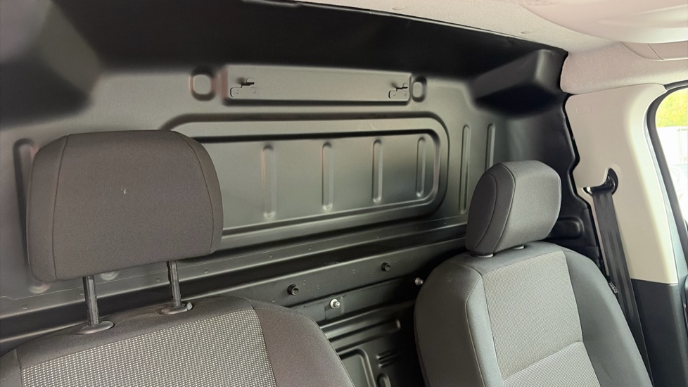 Peugeot Partner Standard Diesel 1.5 BlueHDi 100 Professional Van - Image 31