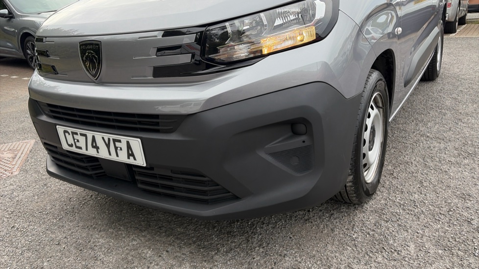 Peugeot Partner Standard Diesel 1.5 BlueHDi 100 Professional Van - Image 35
