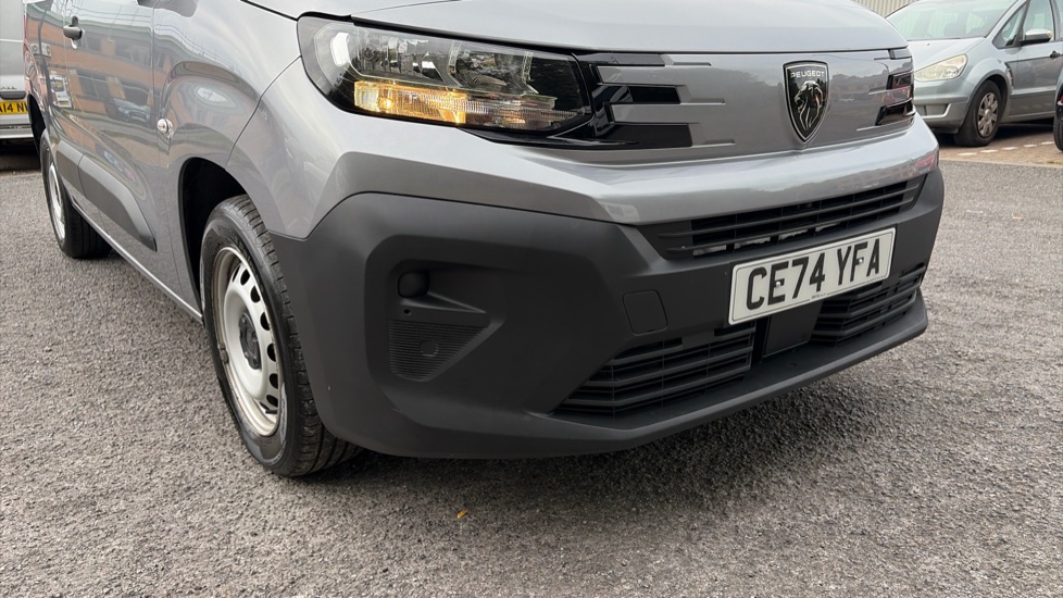 Peugeot Partner Standard Diesel 1.5 BlueHDi 100 Professional Van - Image 37