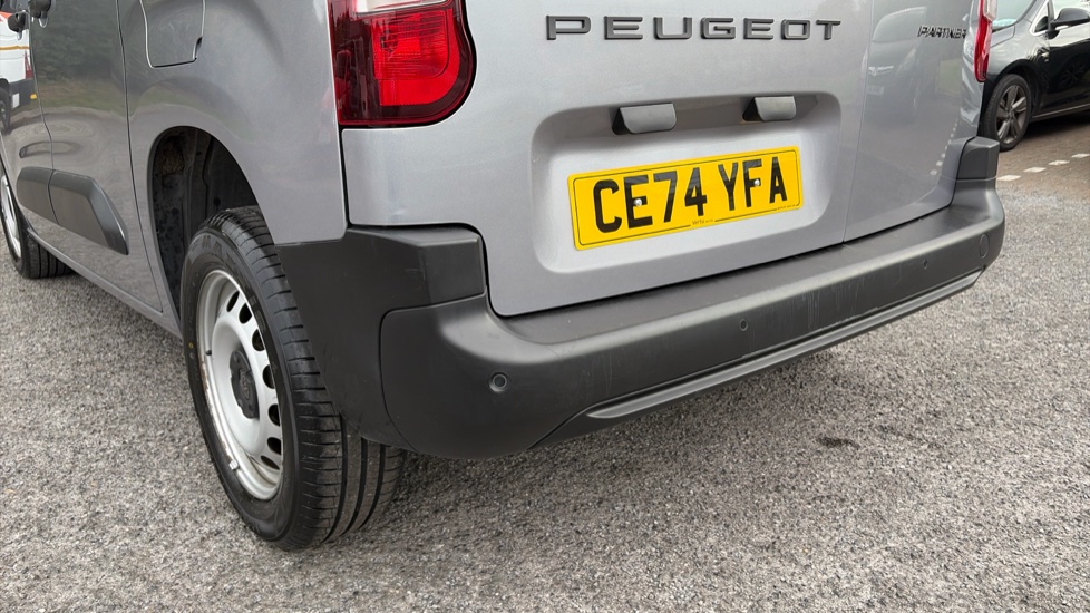 Peugeot Partner Standard Diesel 1.5 BlueHDi 100 Professional Van - Image 39