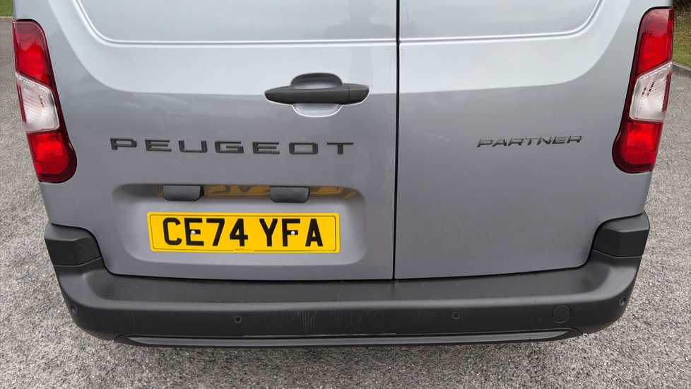 Peugeot Partner Standard Diesel 1.5 BlueHDi 100 Professional Van - Image 40