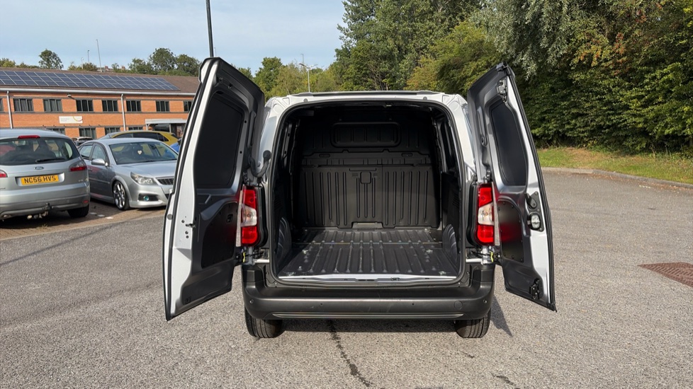 Peugeot Partner Standard Diesel 1.5 BlueHDi 100 Professional Van - Image 3