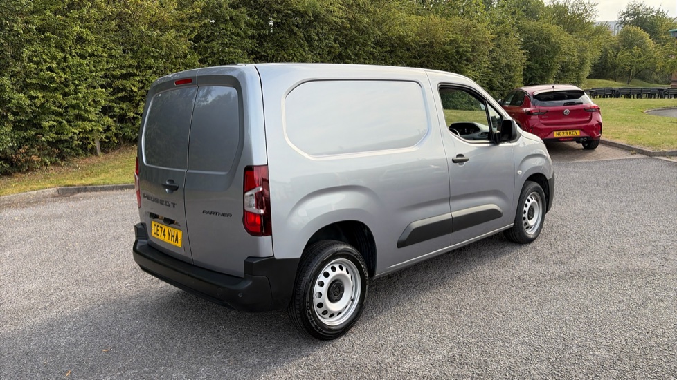 Peugeot Partner Standard Diesel 1.5 BlueHDi 100 Professional Van - Image 10