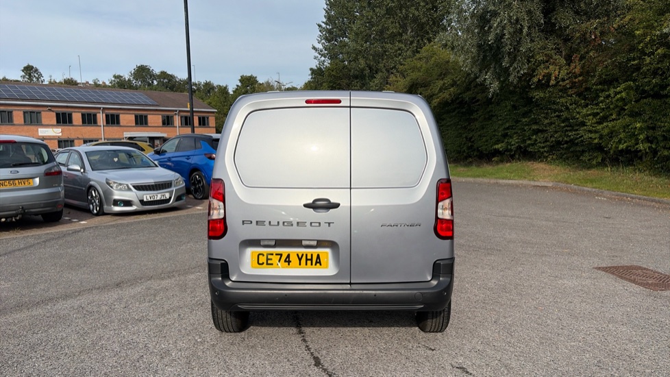 Peugeot Partner Standard Diesel 1.5 BlueHDi 100 Professional Van - Image 11