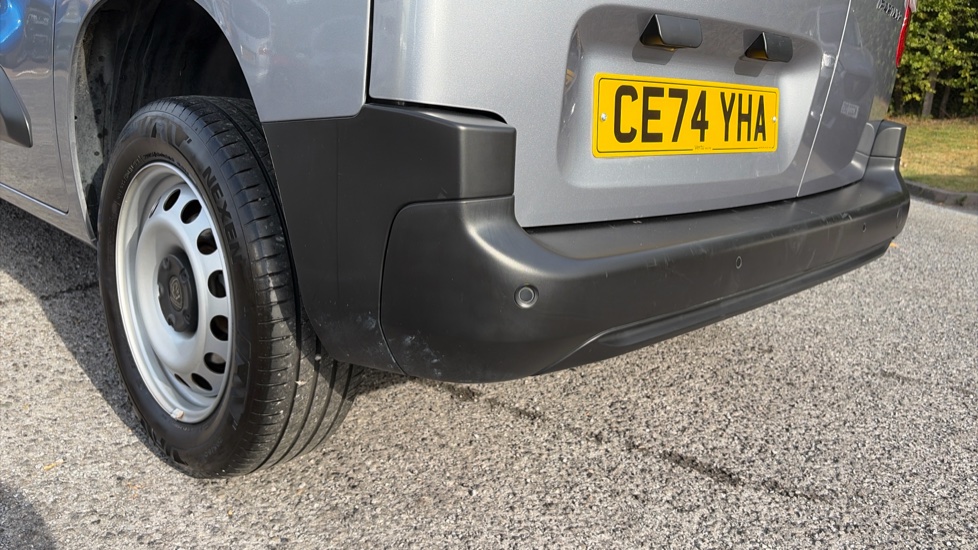 Peugeot Partner Standard Diesel 1.5 BlueHDi 100 Professional Van - Image 23